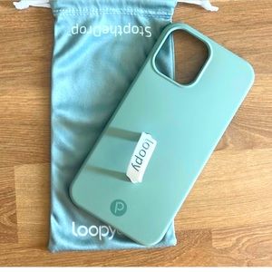 Loopy sage green case iPhone 12 Pro Max. Extra cheetah print loop!